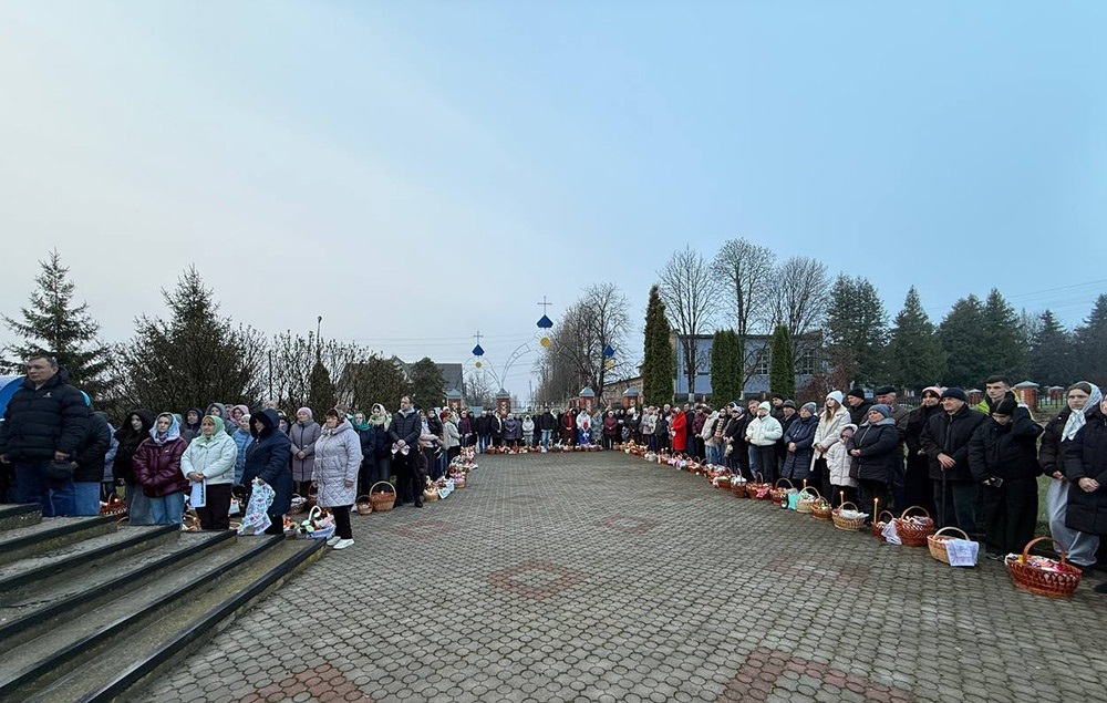 Великдень на Кагарличчині та Ржищівщині у 2026 році: молебні і освячення кошиків. Фото та відеоогляд