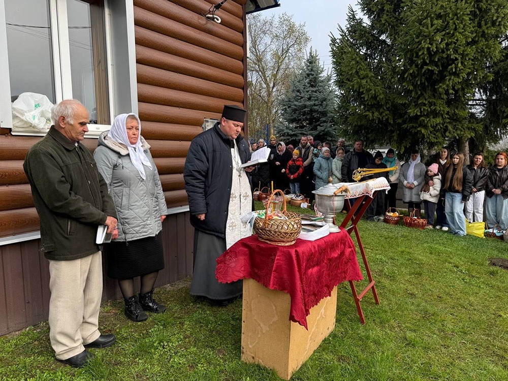 Великдень на Кагарличчині та Ржищівщині у 2026 році: молебні і освячення кошиків. Фото та відеоогляд
