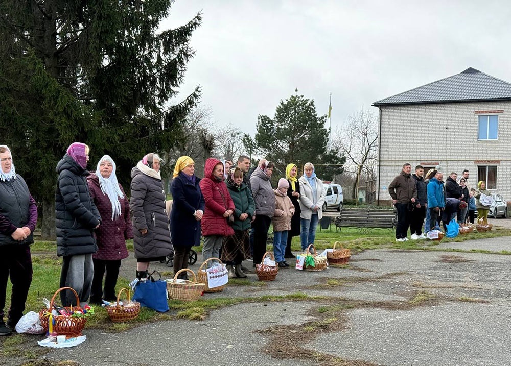 Великдень на Кагарличчині та Ржищівщині у 2026 році: молебні і освячення кошиків. Фото та відеоогляд