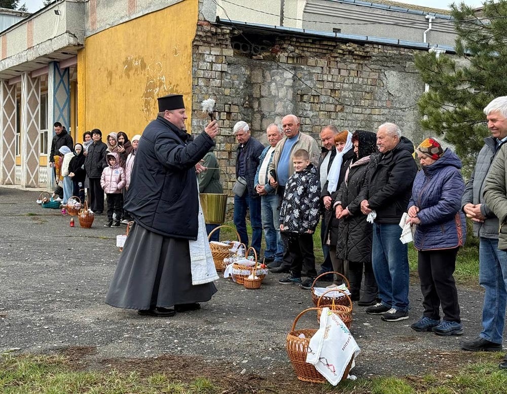 Великдень на Кагарличчині та Ржищівщині у 2026 році: молебні і освячення кошиків. Фото та відеоогляд