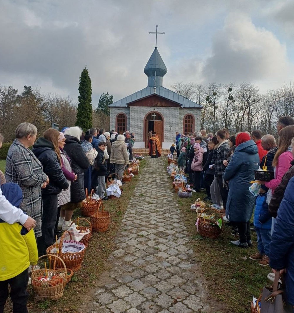 Великдень на Кагарличчині та Ржищівщині у 2026 році: молебні і освячення кошиків. Фото та відеоогляд