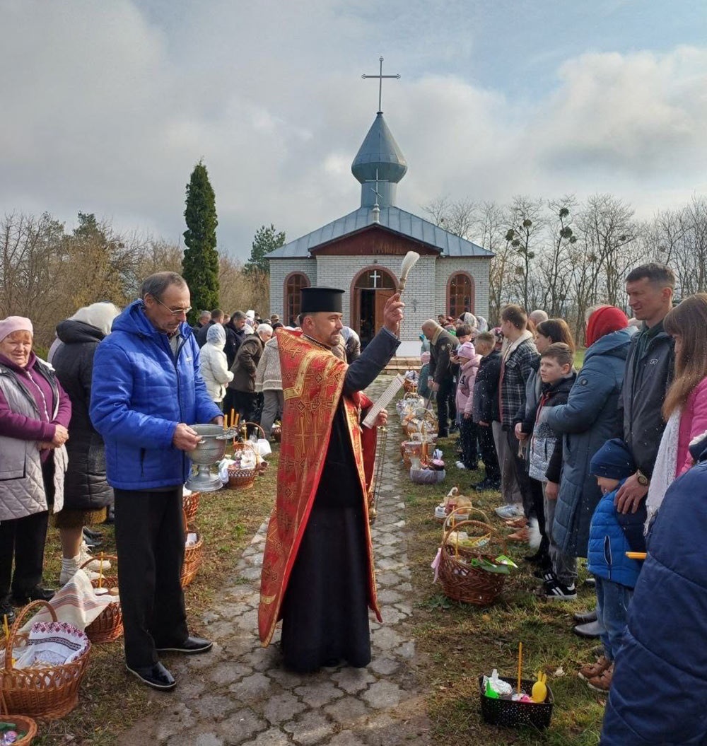 Великдень на Кагарличчині та Ржищівщині у 2026 році: молебні і освячення кошиків. Фото та відеоогляд