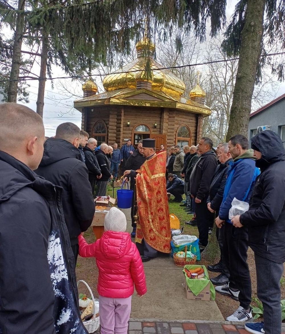 Великдень на Кагарличчині та Ржищівщині у 2026 році: молебні і освячення кошиків. Фото та відеоогляд