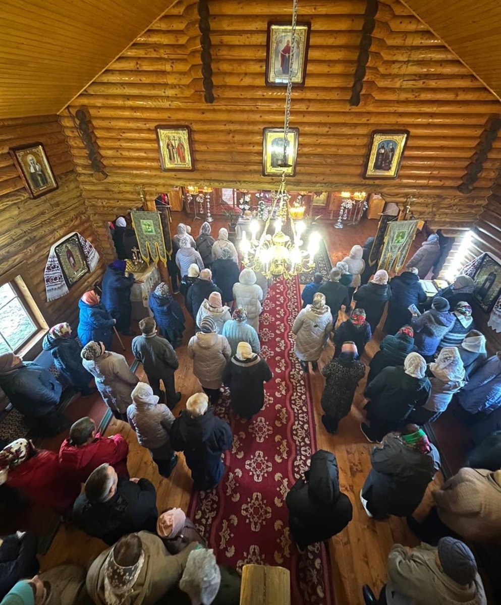 Великдень на Кагарличчині та Ржищівщині у 2026 році: молебні і освячення кошиків. Фото та відеоогляд