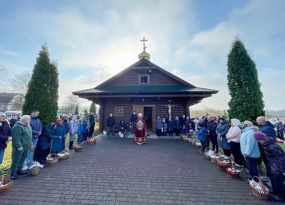 Великдень на Кагарличчині та Ржищівщині у 2026 році: молебні і освячення кошиків. Фото та відеоогляд