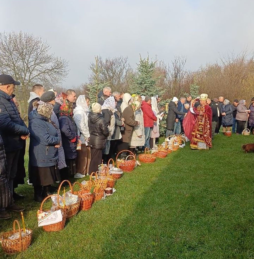 Великдень на Кагарличчині та Ржищівщині у 2026 році: молебні і освячення кошиків. Фото та відеоогляд