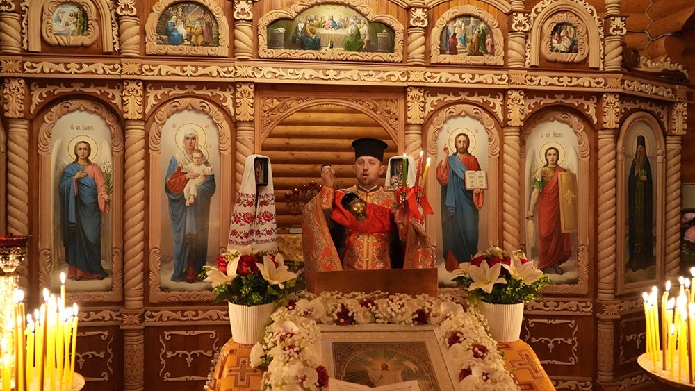 Великдень на Кагарличчині та Ржищівщині у 2026 році: молебні і освячення кошиків. Фото та відеоогляд