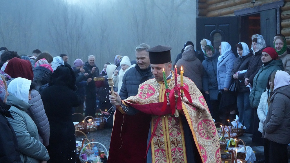 Великдень на Кагарличчині та Ржищівщині у 2026 році: молебні і освячення кошиків. Фото та відеоогляд
