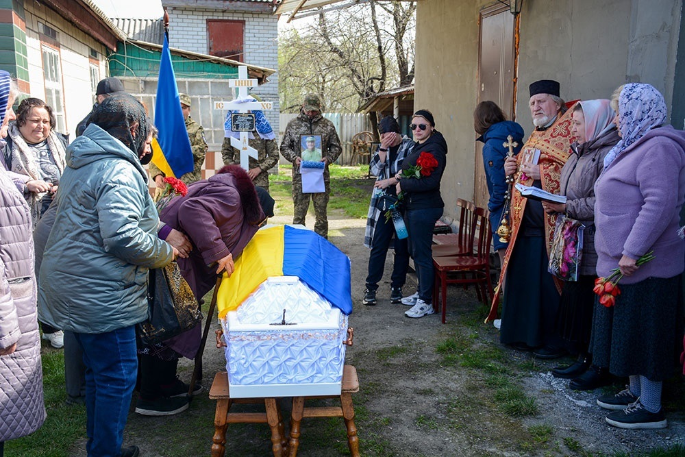 У Новосілках провели в останню путь воїна Олексія Богданця