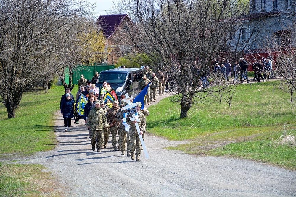У Новосілках провели в останню путь воїна Олексія Богданця - 10