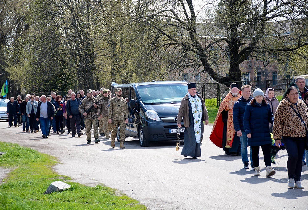 У Новосілках провели в останню путь воїна Олексія Богданця - 11