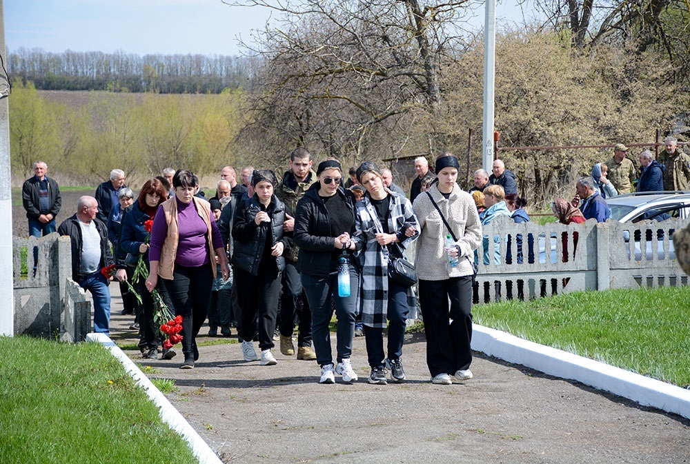 У Новосілках провели в останню путь воїна Олексія Богданця - 13
