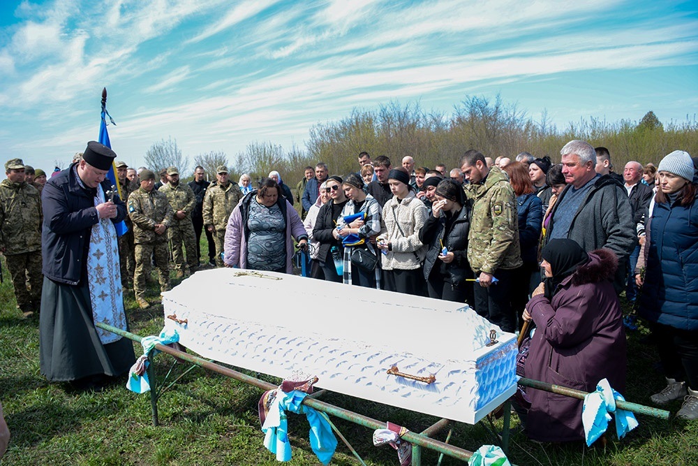 У Новосілках провели в останню путь воїна Олексія Богданця - 21