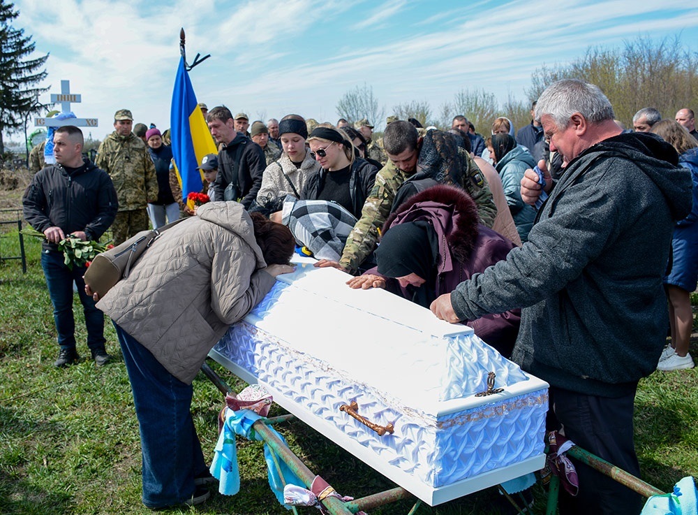 У Новосілках провели в останню путь воїна Олексія Богданця - 22