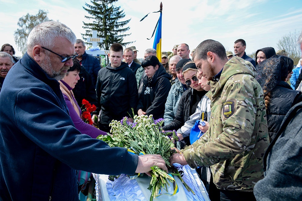 У Новосілках провели в останню путь воїна Олексія Богданця - 23