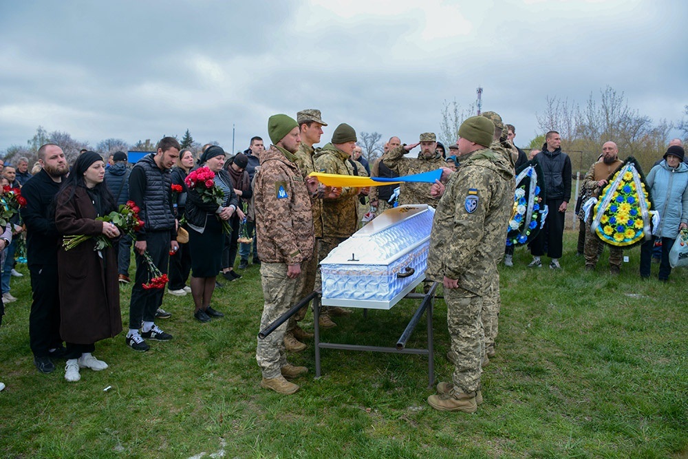 В Демівщині провели в останню путь воїна Василя Бабія - 10