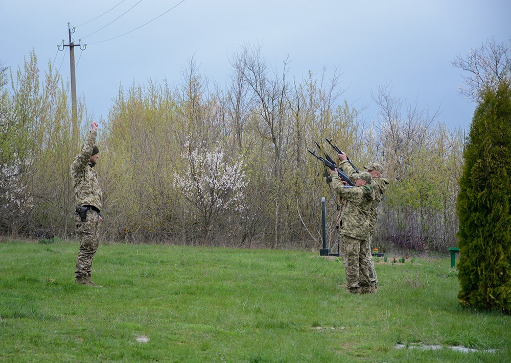 В Демівщині провели в останню путь воїна Василя Бабія - 11