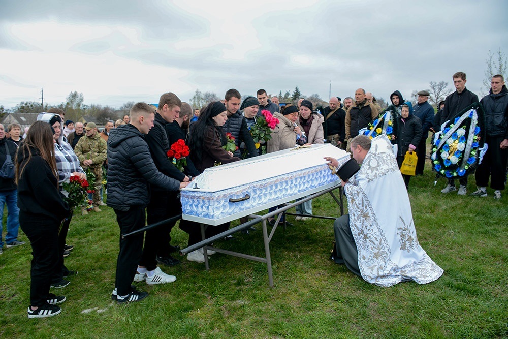 В Демівщині провели в останню путь воїна Василя Бабія - 14