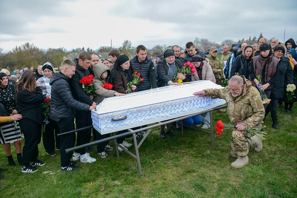 В Демівщині провели в останню путь воїна Василя Бабія - 15