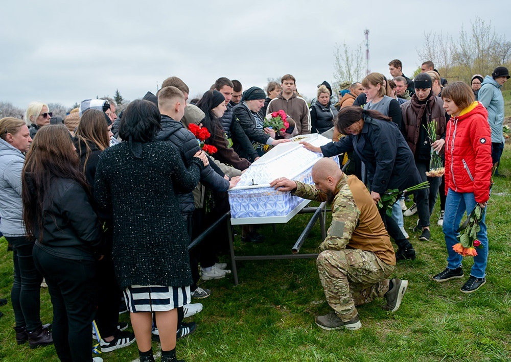В Демівщині провели в останню путь воїна Василя Бабія - 16
