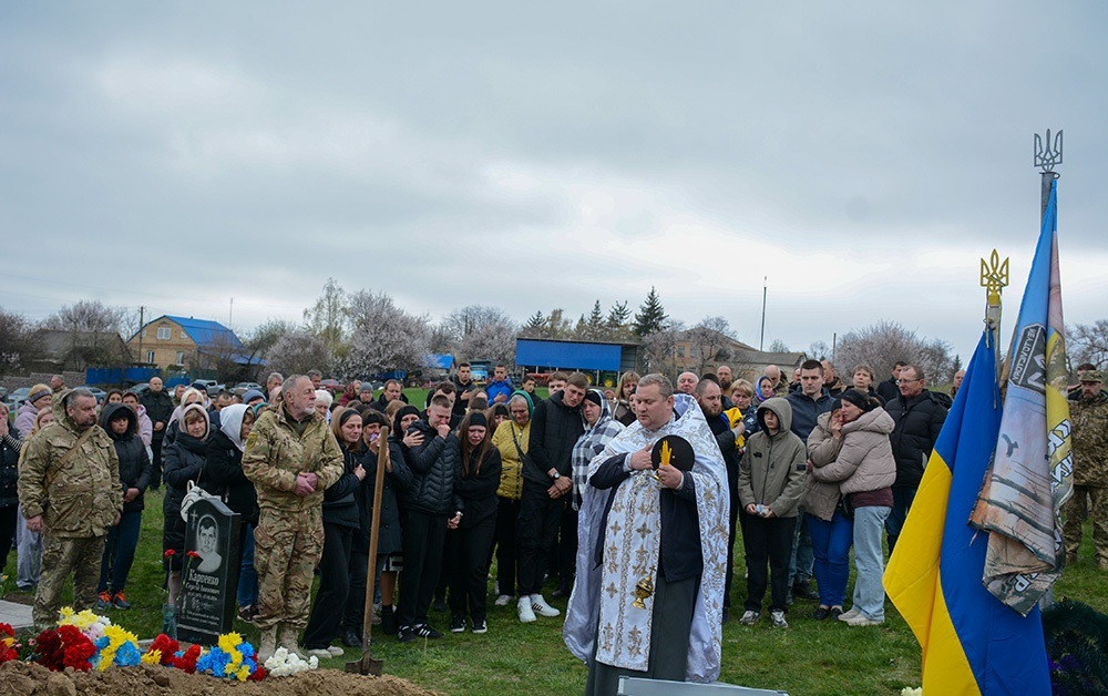 В Демівщині провели в останню путь воїна Василя Бабія - 19