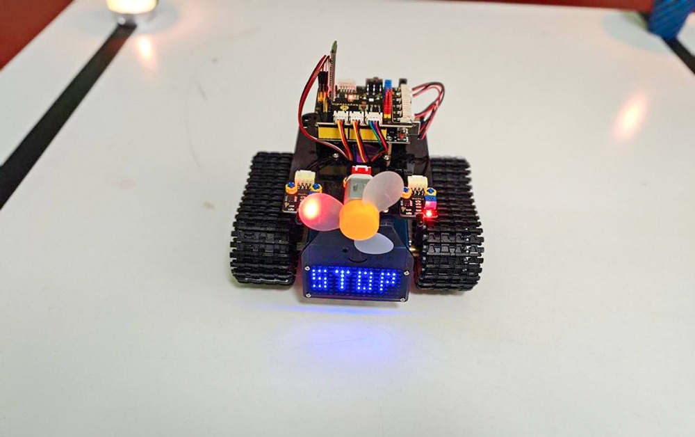 Призова конкурсна робота команди Кагарлицького ЦДЮТ «Робот-танк для Arduino»