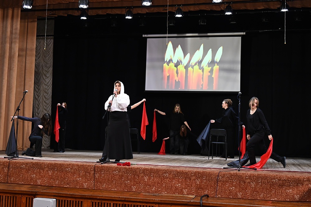 Захід-спогад Чорнобиль що не мовчить на сцені Кагарлицького центру культури та дозвілля - 2