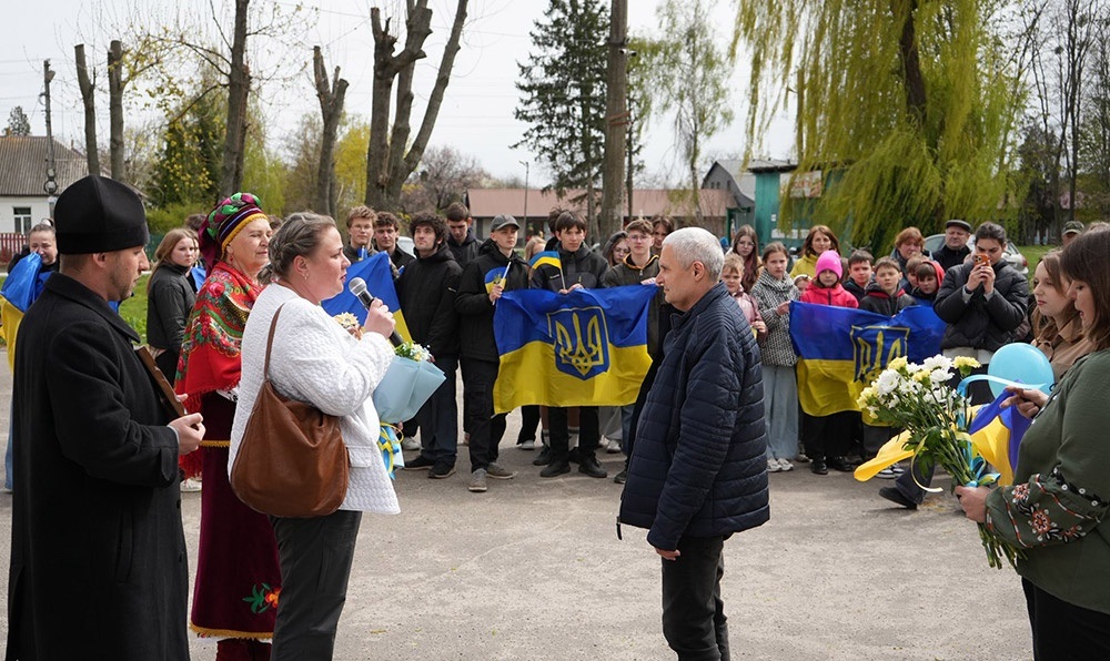Зустріч Захисника Володимира Чабана у рідному селі Стайки після повернення з полону - 2