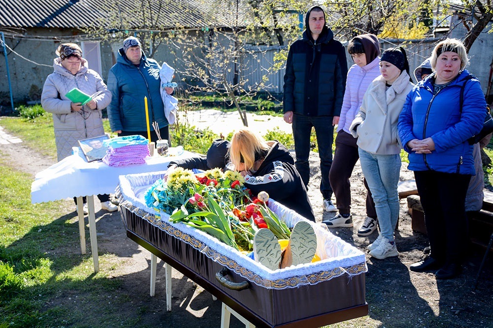 У Кагарлику провели в останню путь воїна Олександра Сізова - 3