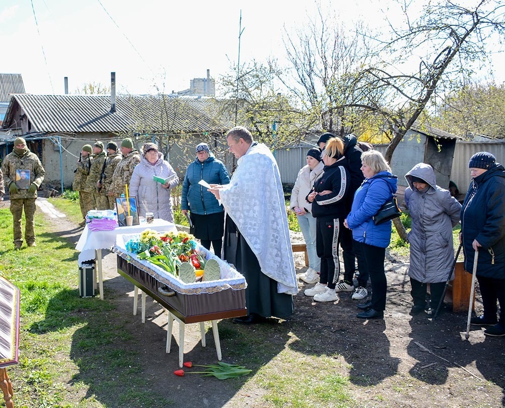 У Кагарлику провели в останню путь воїна Олександра Сізова - 8