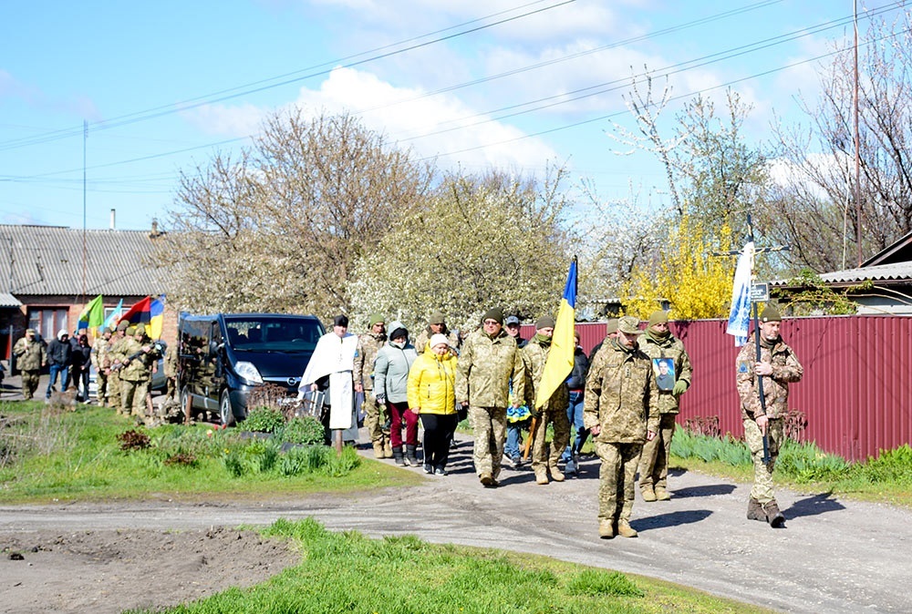 У Кагарлику провели в останню путь воїна Олександра Сізова - 12