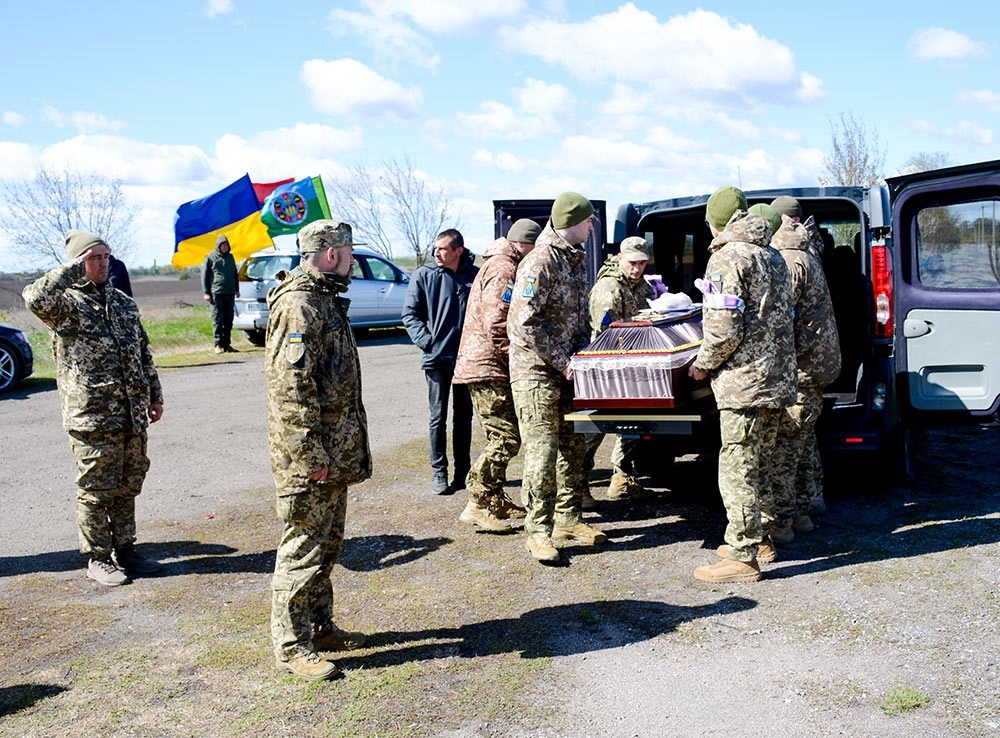 У Кагарлику провели в останню путь воїна Олександра Сізова - 14