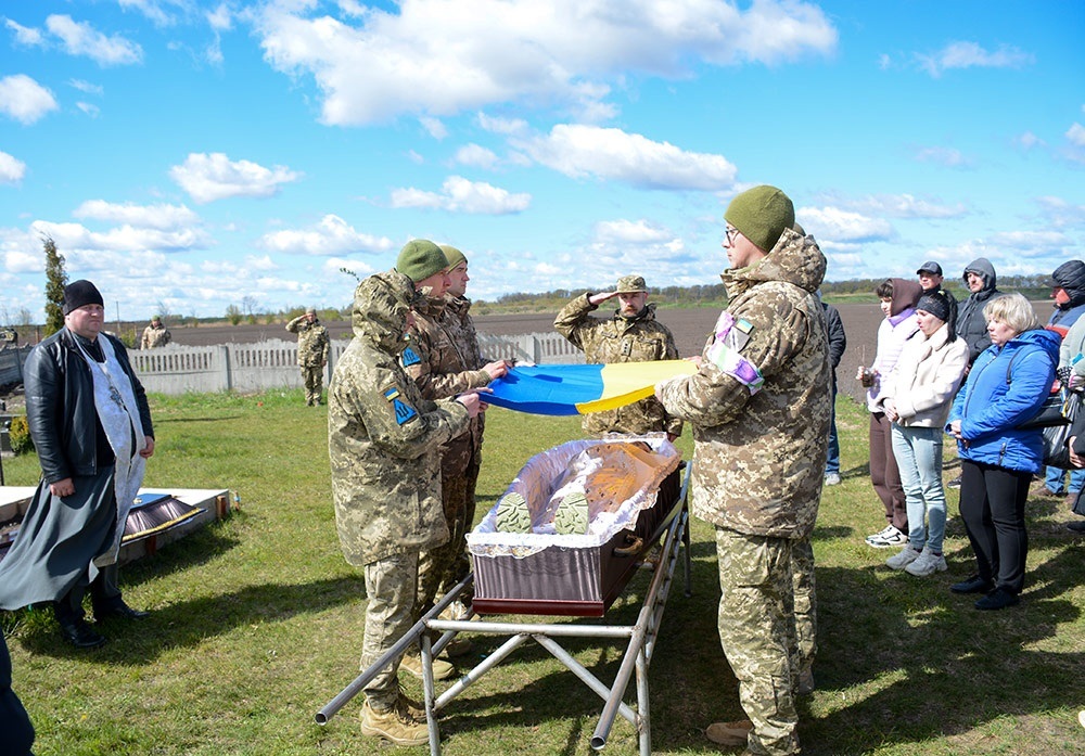 У Кагарлику провели в останню путь воїна Олександра Сізова - 19