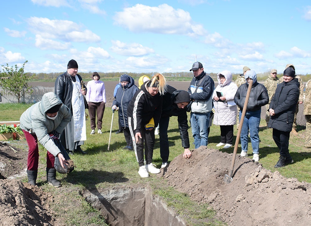 У Кагарлику провели в останню путь воїна Олександра Сізова - 25