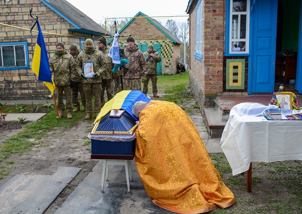У Слободі провели в останню путь воїна Миколу Малахова