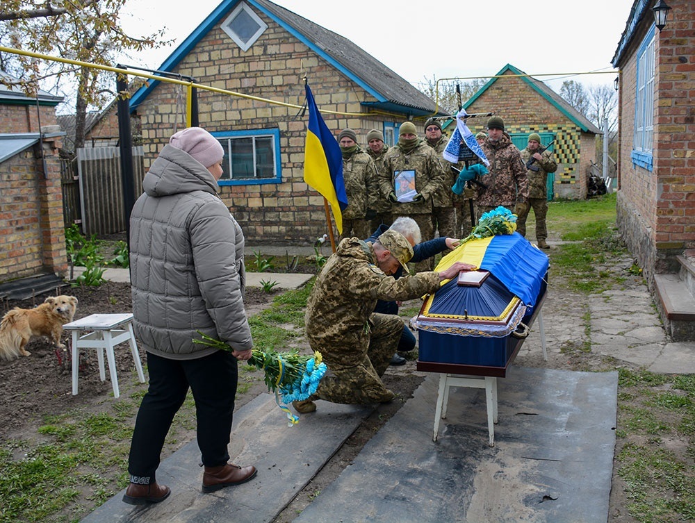 У Слободі провели в останню путь воїна Миколу Малахова - 2