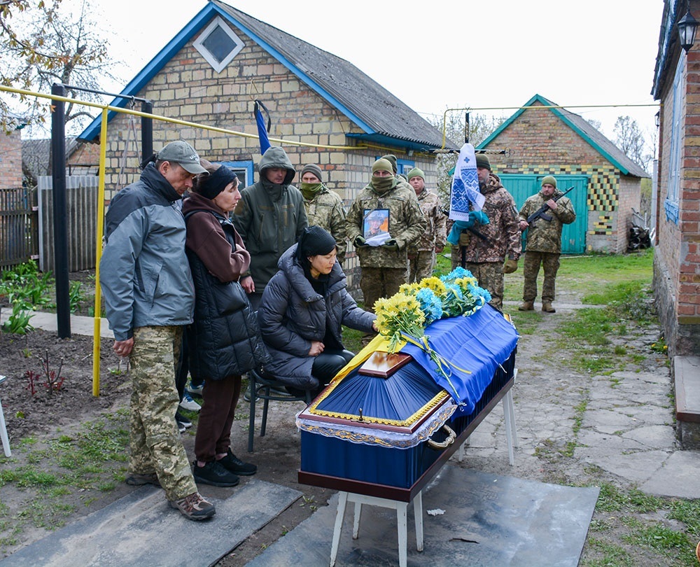 У Слободі провели в останню путь воїна Миколу Малахова - 7