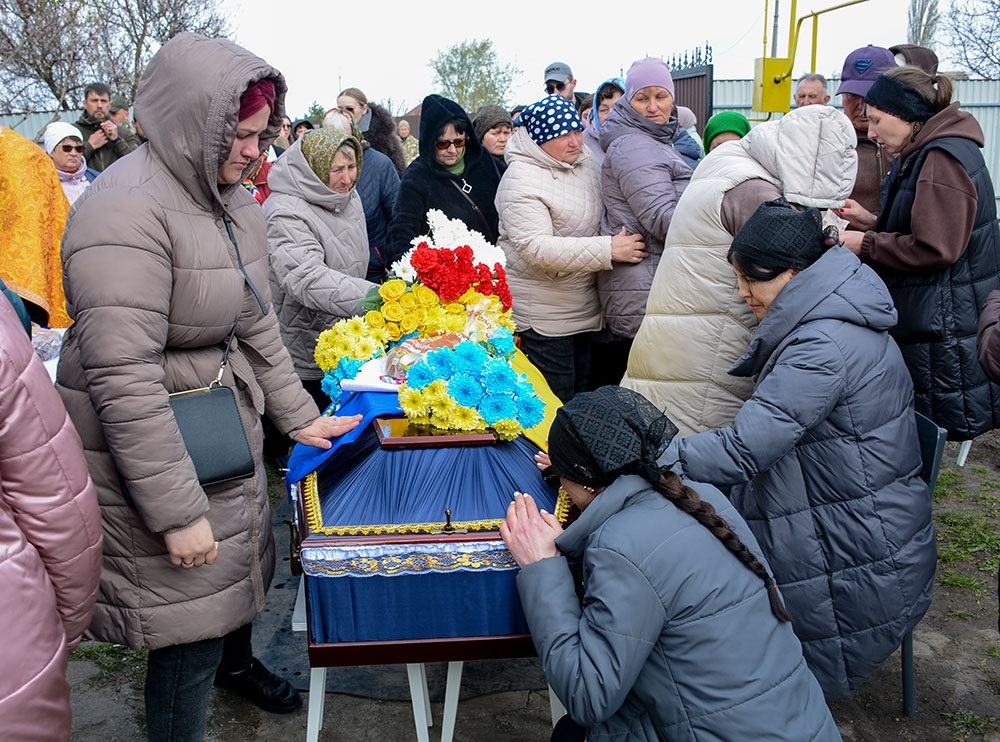 У Слободі провели в останню путь воїна Миколу Малахова - 9