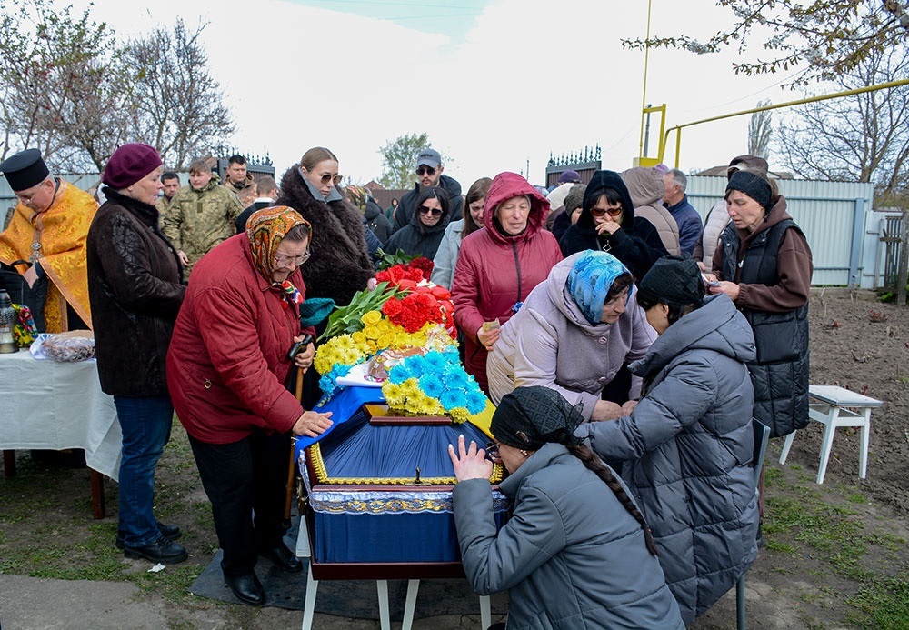 У Слободі провели в останню путь воїна Миколу Малахова - 10