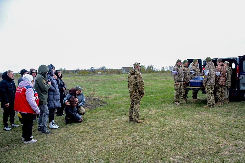 У Слободі провели в останню путь воїна Миколу Малахова - 17