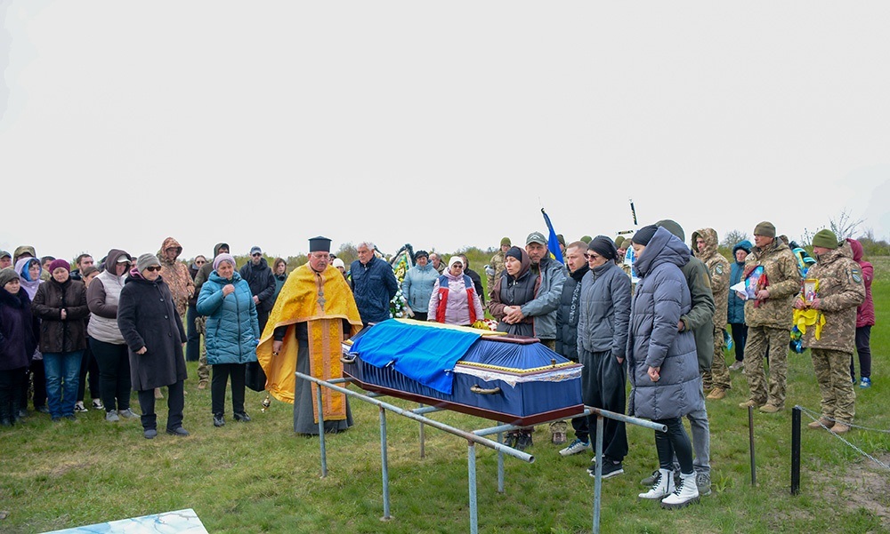 У Слободі провели в останню путь воїна Миколу Малахова - 20