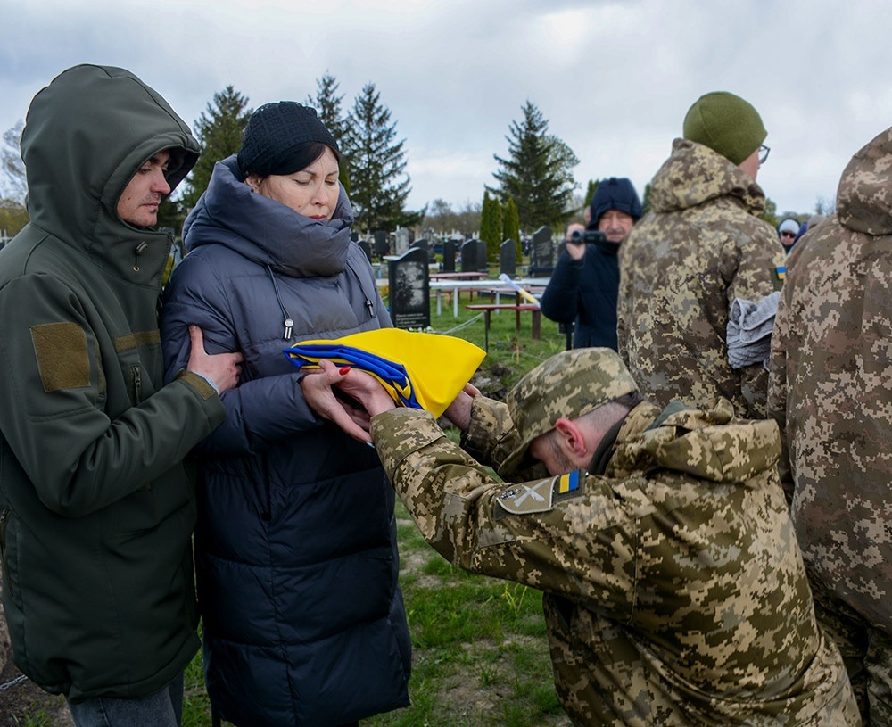У Слободі провели в останню путь воїна Миколу Малахова - 24