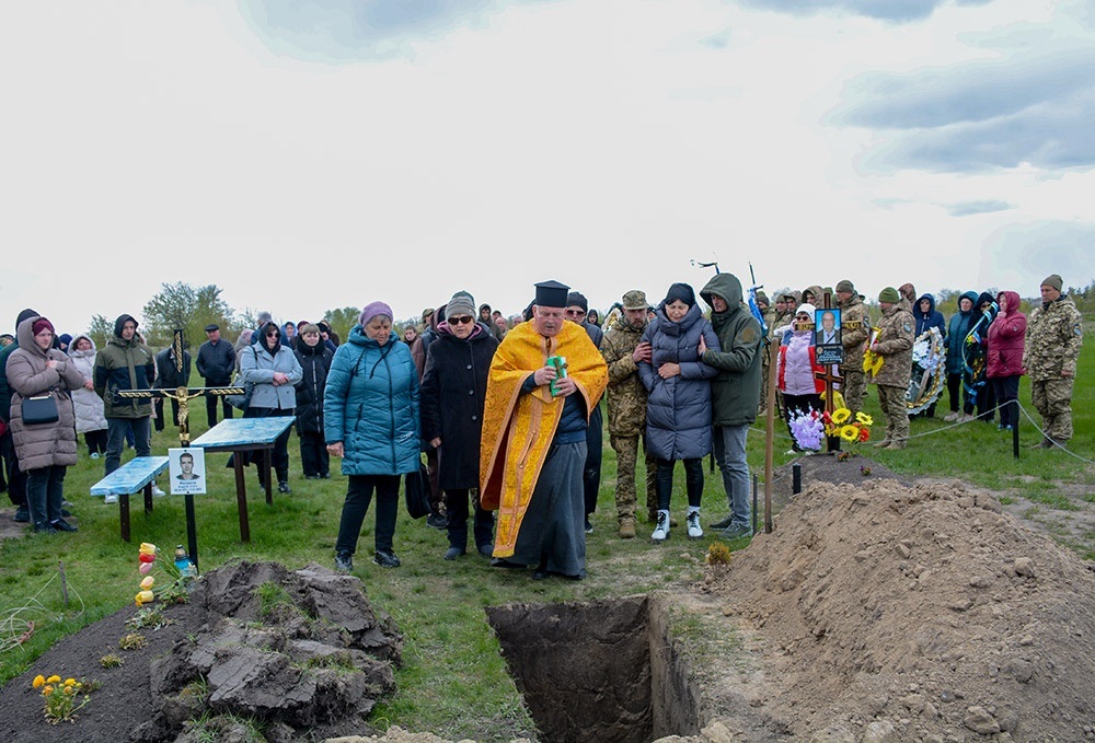 У Слободі провели в останню путь воїна Миколу Малахова - 29