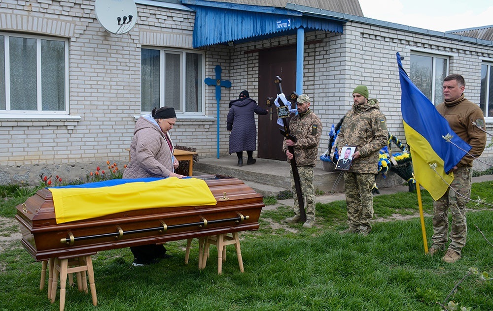 У Переселенні провели в останню путь воїна Вадима Юрченка