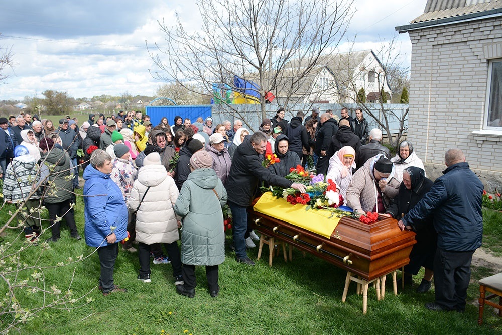 У Переселенні провели в останню путь воїна Вадима Юрченка - 3