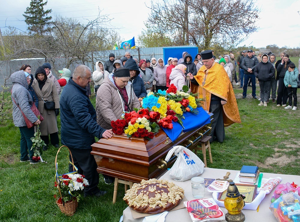 У Переселенні провели в останню путь воїна Вадима Юрченка - 7