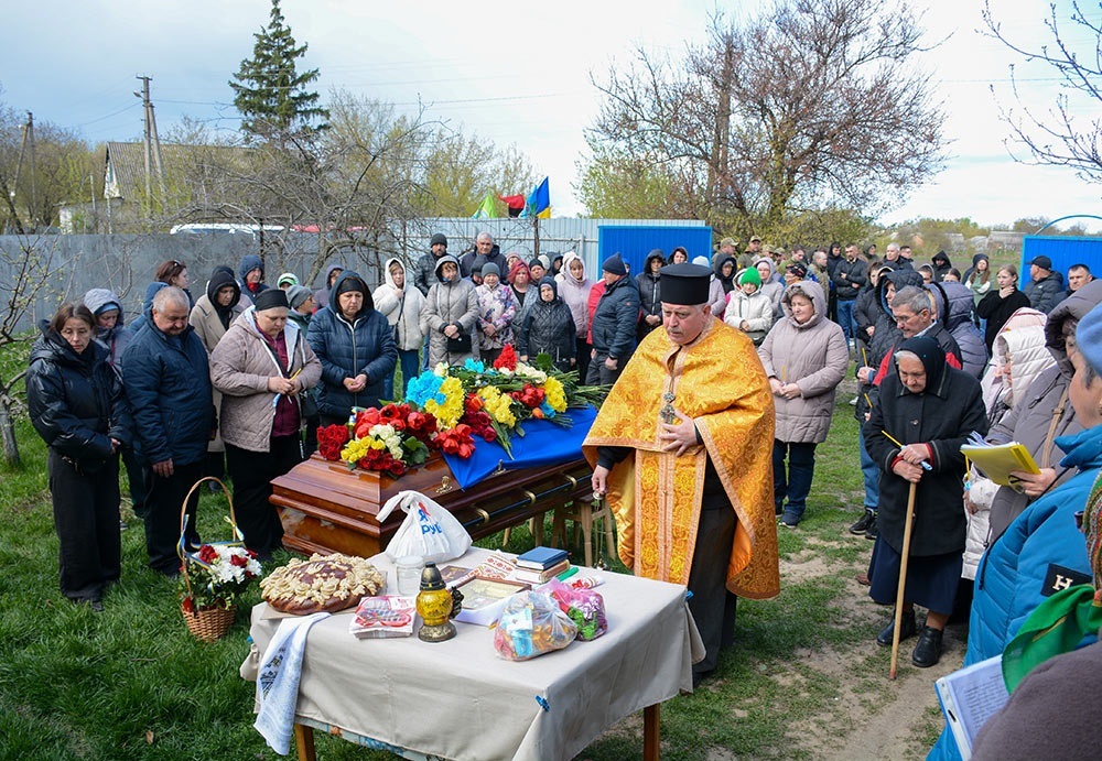 У Переселенні провели в останню путь воїна Вадима Юрченка - 8