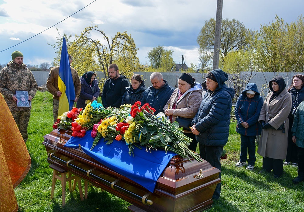У Переселенні провели в останню путь воїна Вадима Юрченка - 10