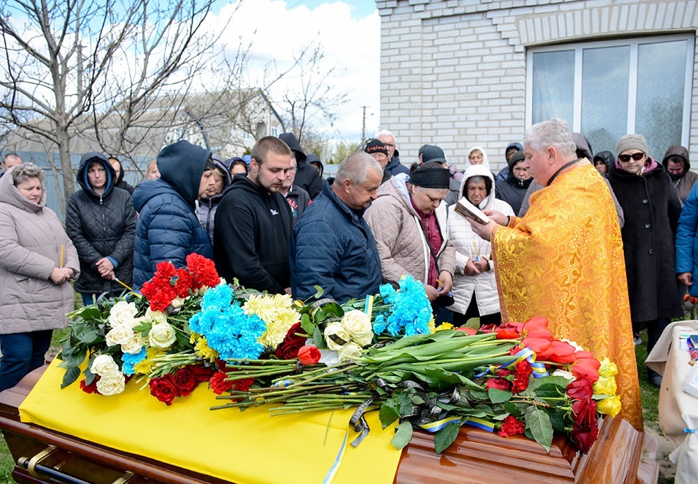 У Переселенні провели в останню путь воїна Вадима Юрченка - 11