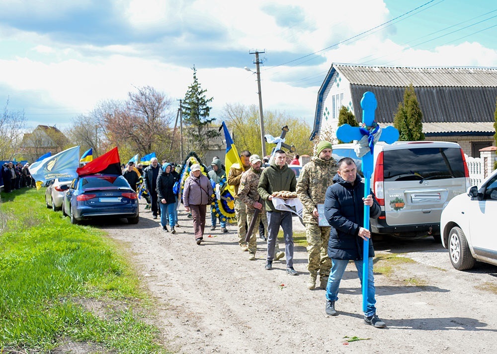 У Переселенні провели в останню путь воїна Вадима Юрченка - 14